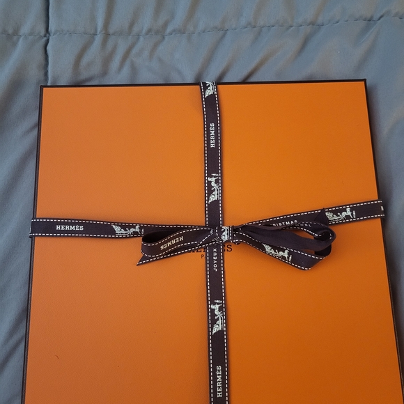 Hermes Vibrant Tiger and Floral Scarf - Picture 6 of 6